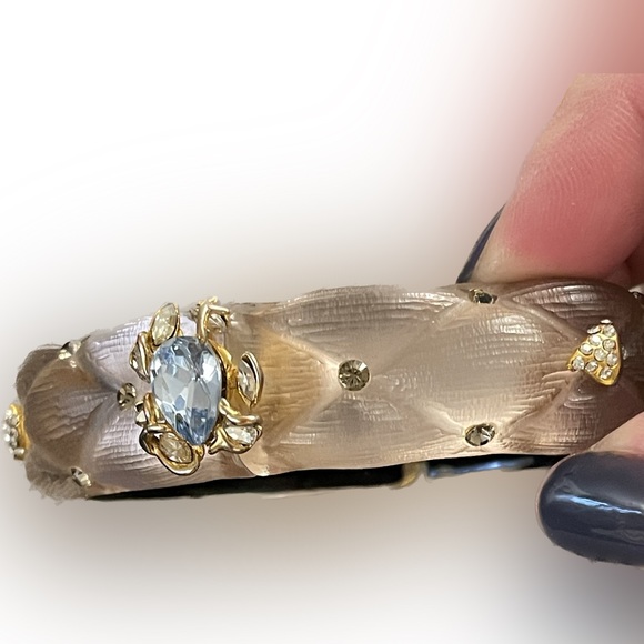 Alexis Bittar quilted hinged lucite bracelet - Picture 5 of 6